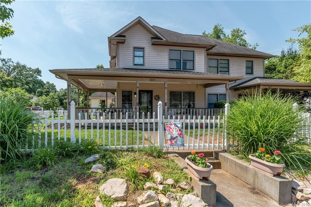 1605 Begonia Way 27B