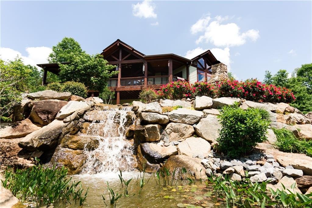 1320 Rhodora Lane