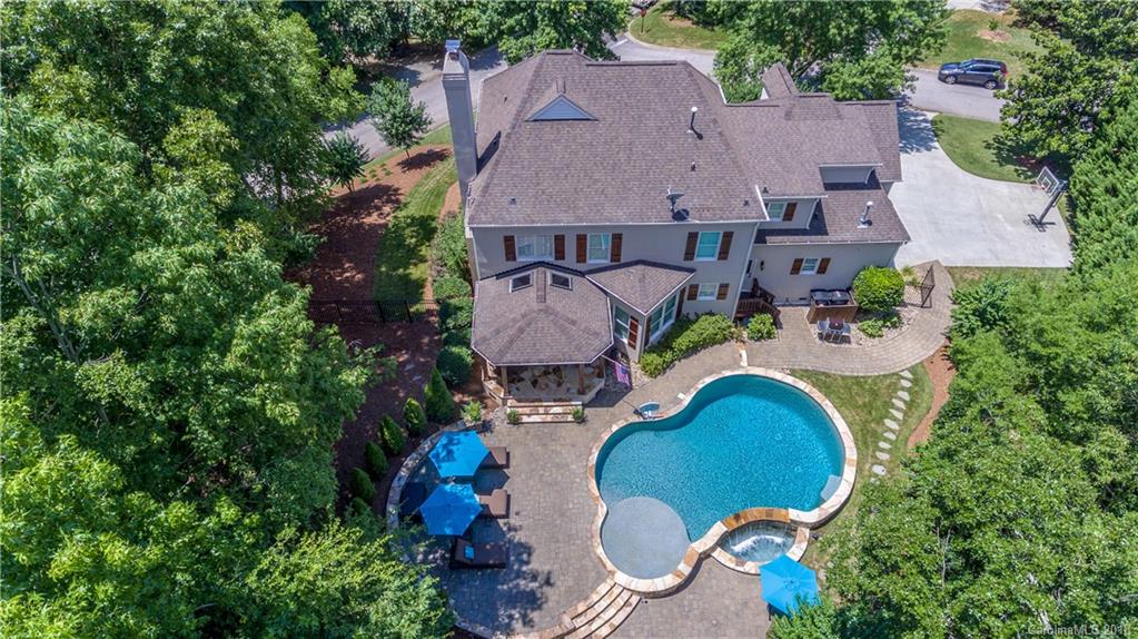 7089 Captains Court