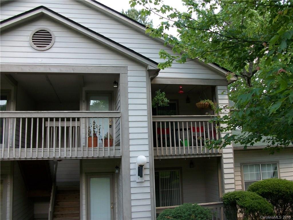 1042 Churchill Downs Court B