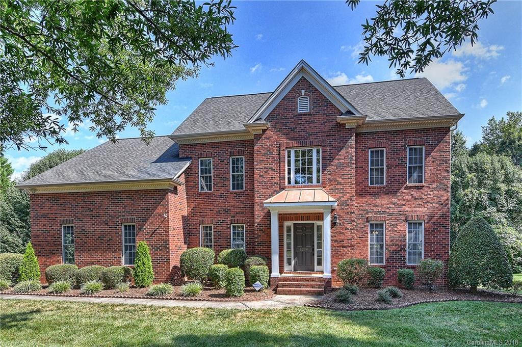 6214 Robin Hollow Drive