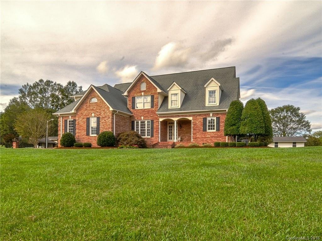 1808 Lakeview Drive