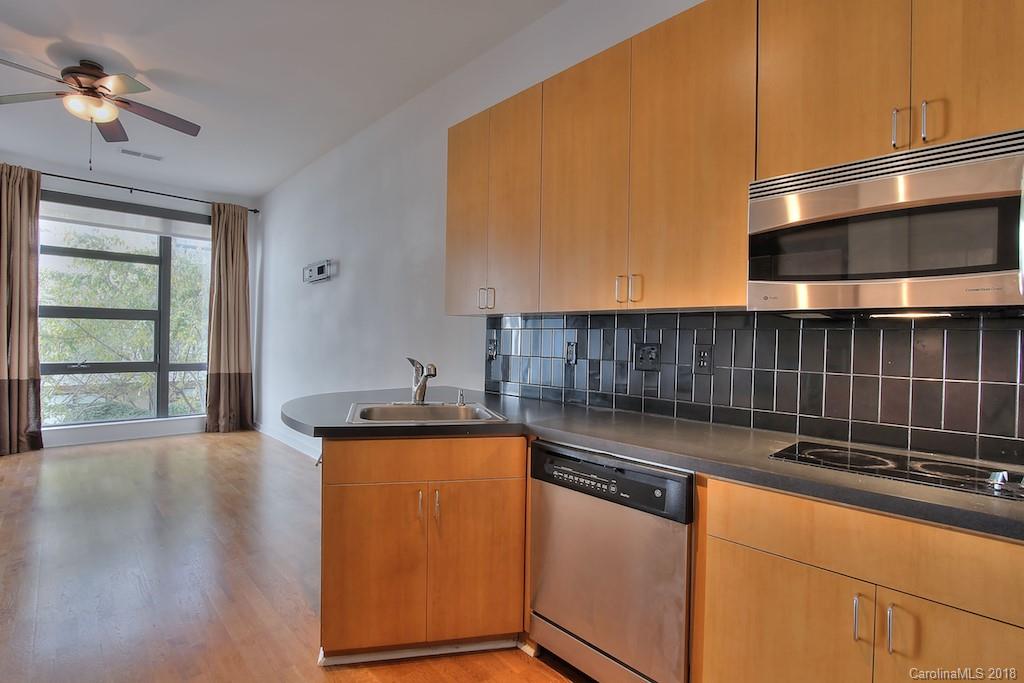 525 6th Street 203