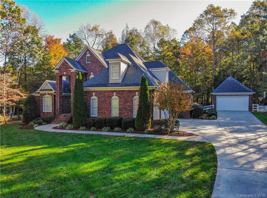 832 Savile Lane