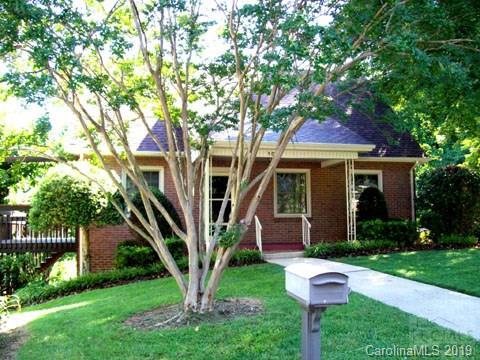 104 Hawthorne Lane