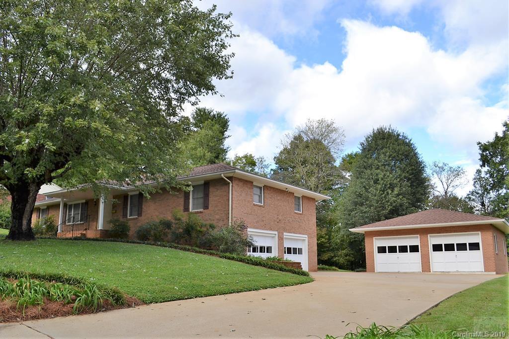 207 Woodlawn Drive