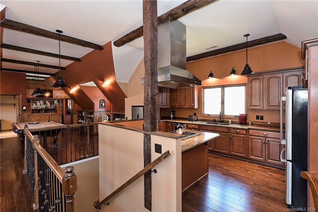 149 Lakeshore Drive