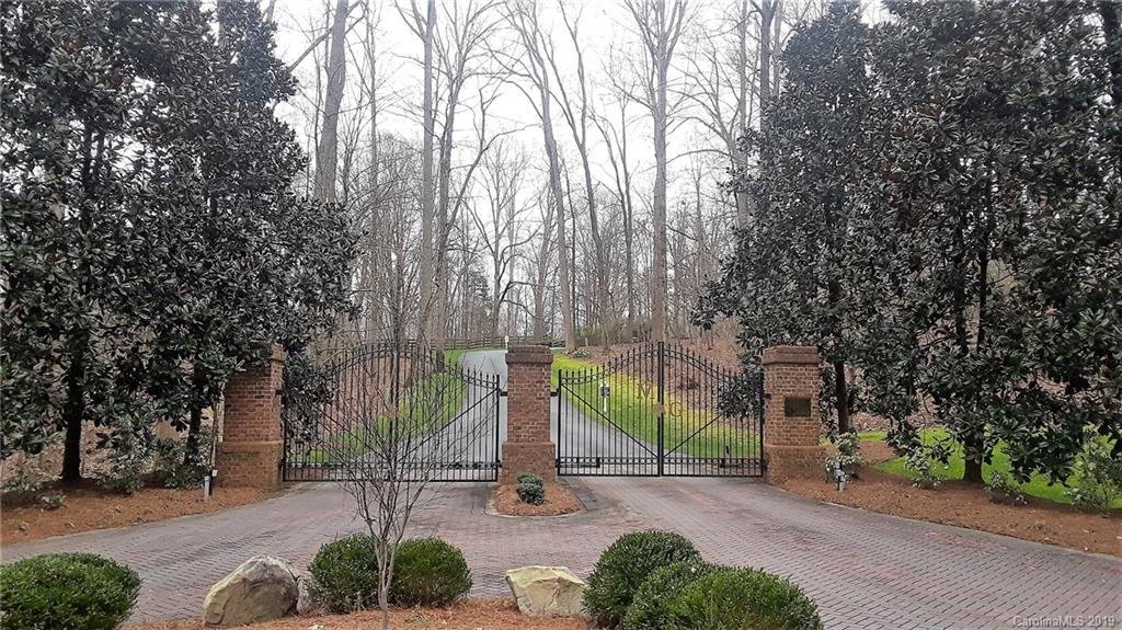 22 Greywalls Lane