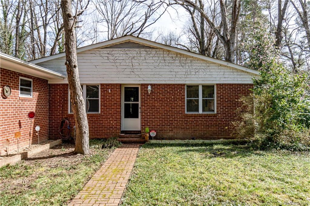 812 Saint Michaels Lane