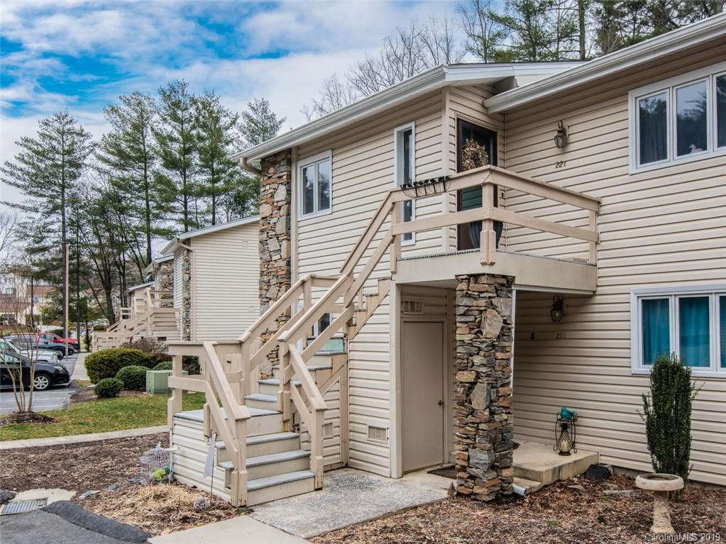 221 N Britton Creek Court