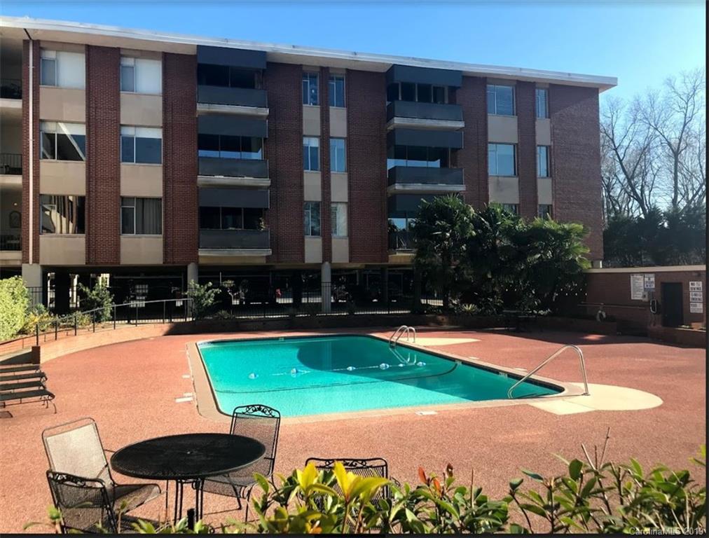 1300 Queens Road 414