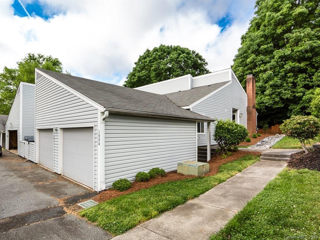 1604 Hollow Drive