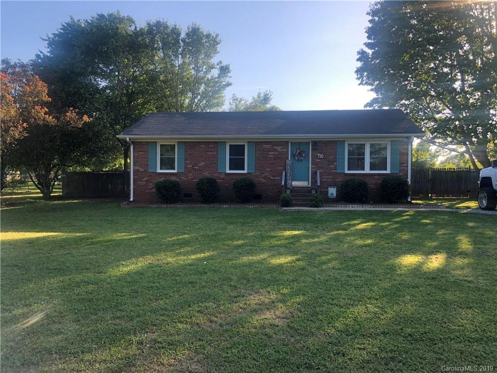 720 Edgehill Drive