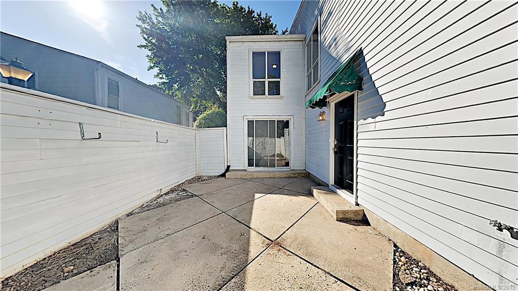 7037 Stonington Lane