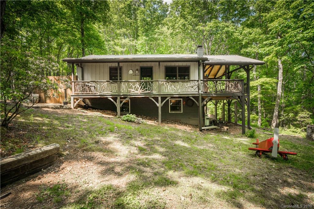 102 Pinebark Ridge