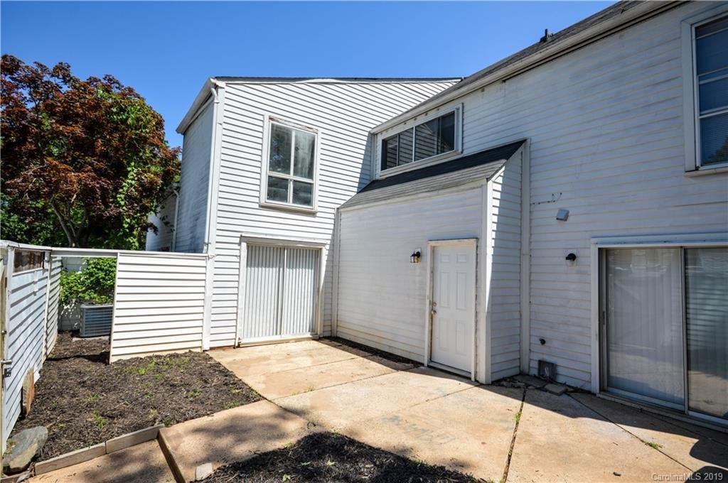 7001 Stonington Lane