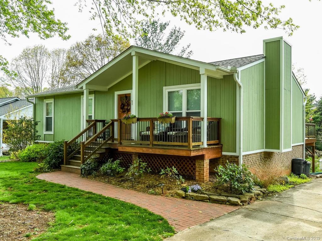 34 Knoll Ridge Drive
