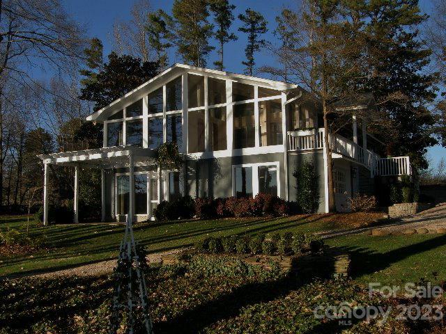135 Shortsail Road