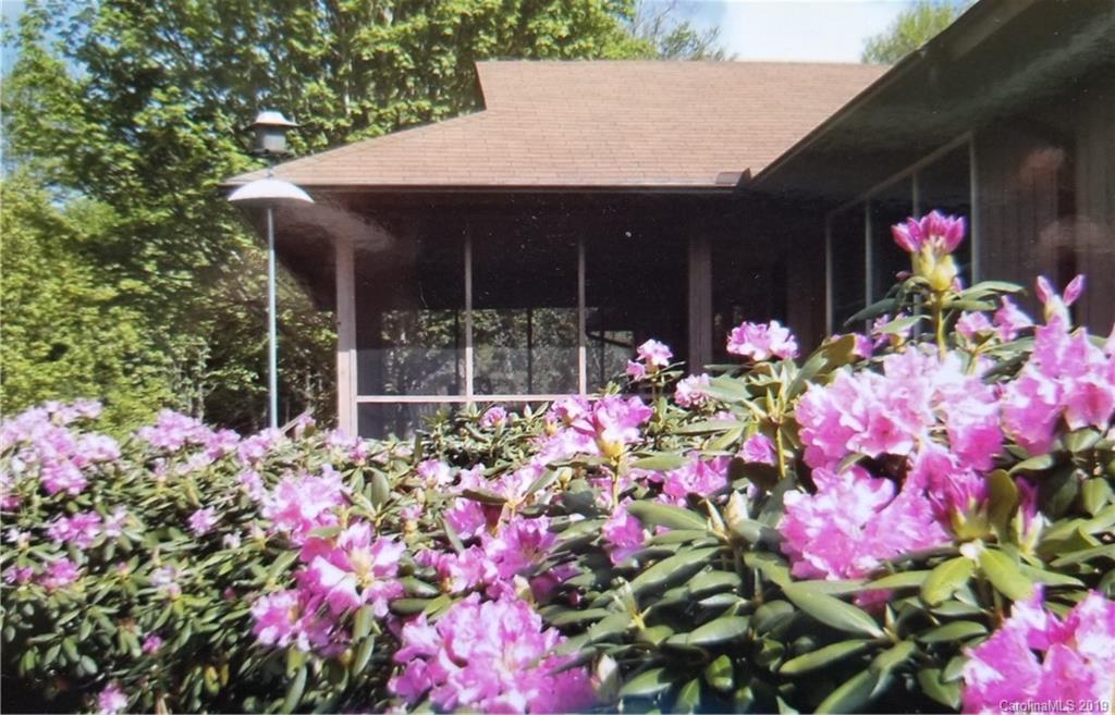 600 Mountain Glen Drive