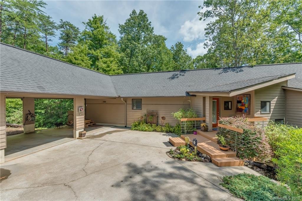 292 Woodland Circle