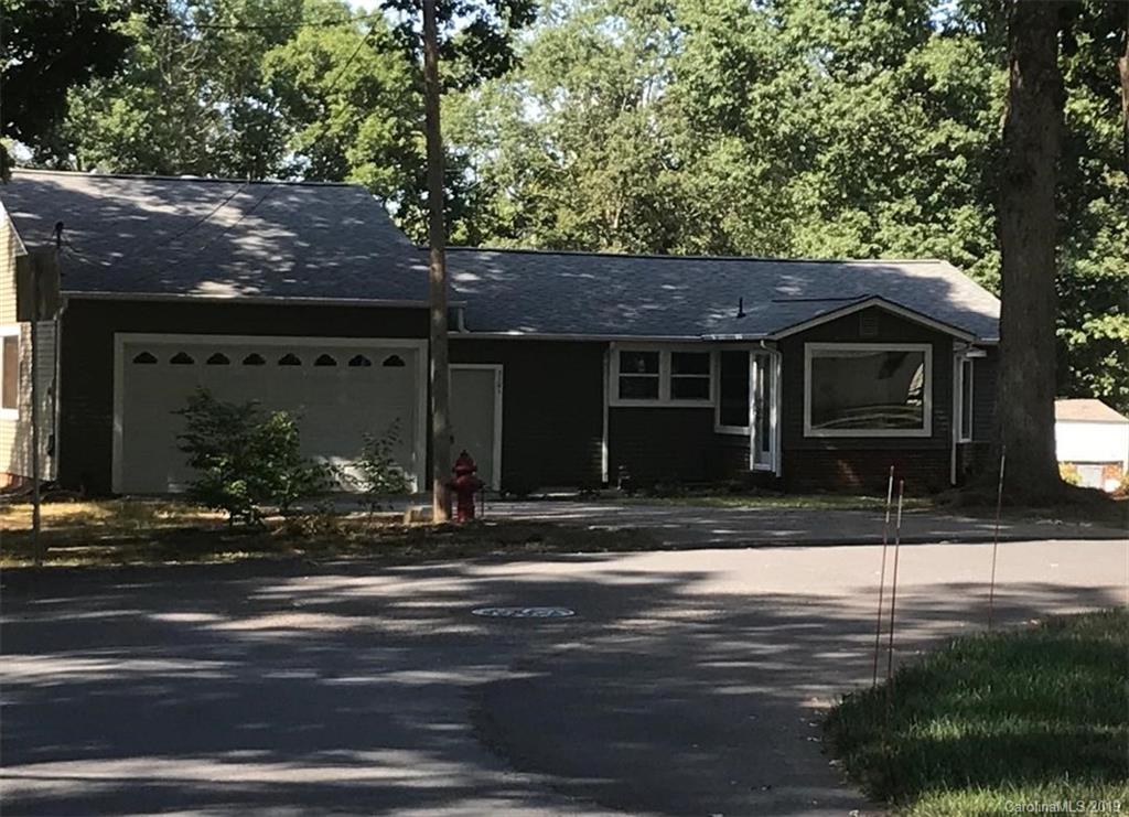 2101 Woodcroft Lane