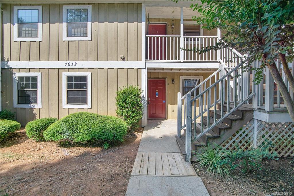 7612 Woods Lane