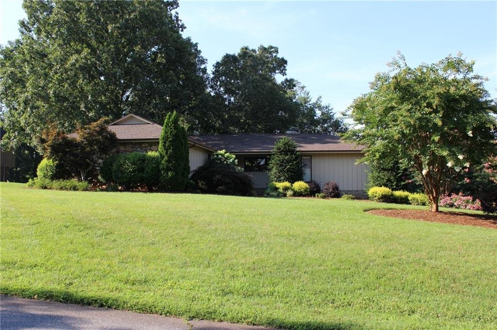 25 River Drive