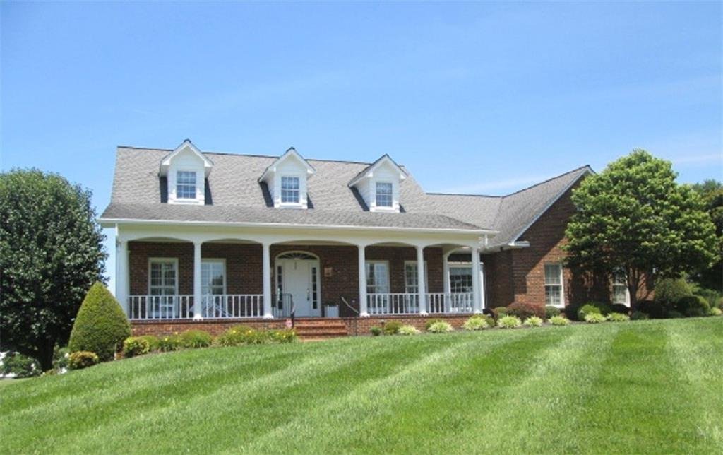 24 Meandering Way