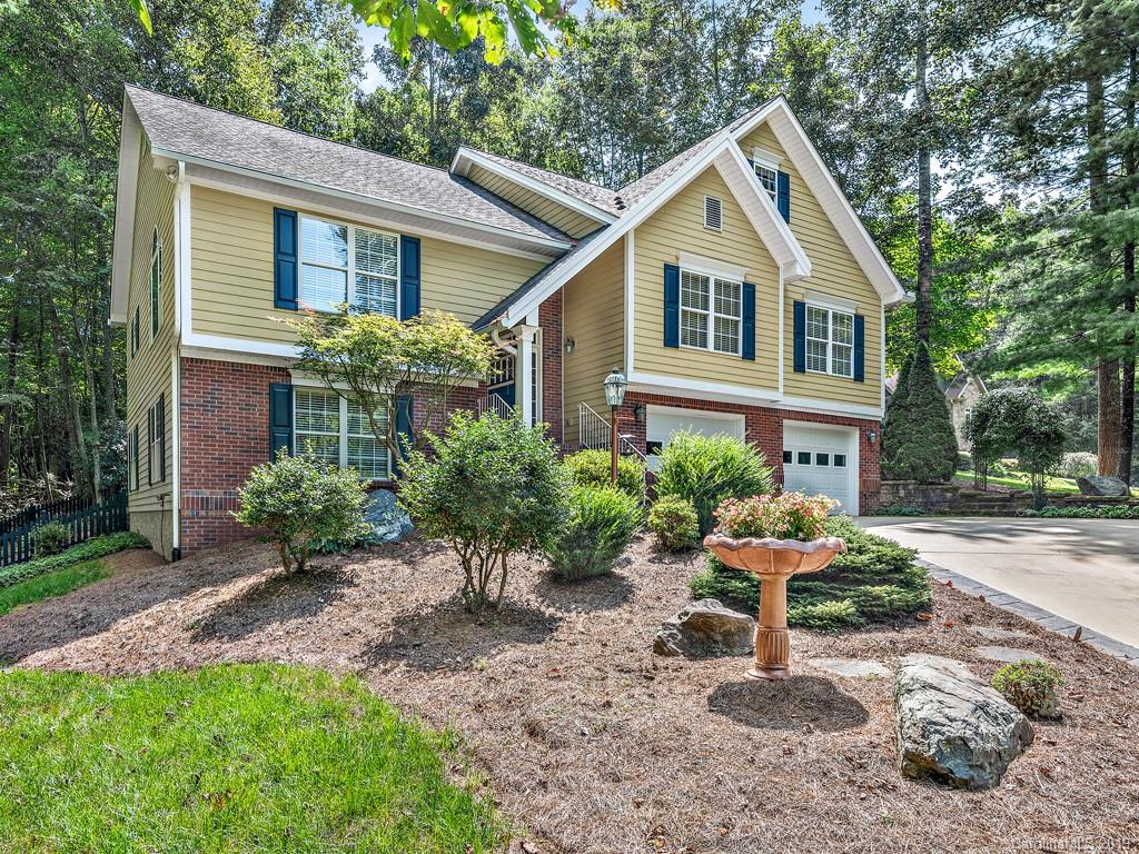 104 Dumont Court