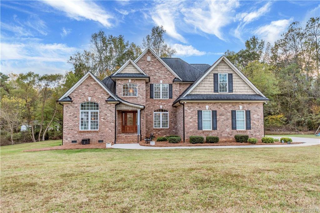 241 Woodbriar Trail