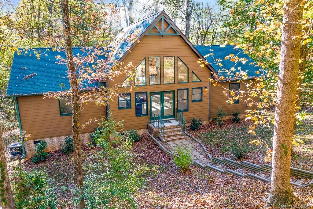 109 River Lake Way