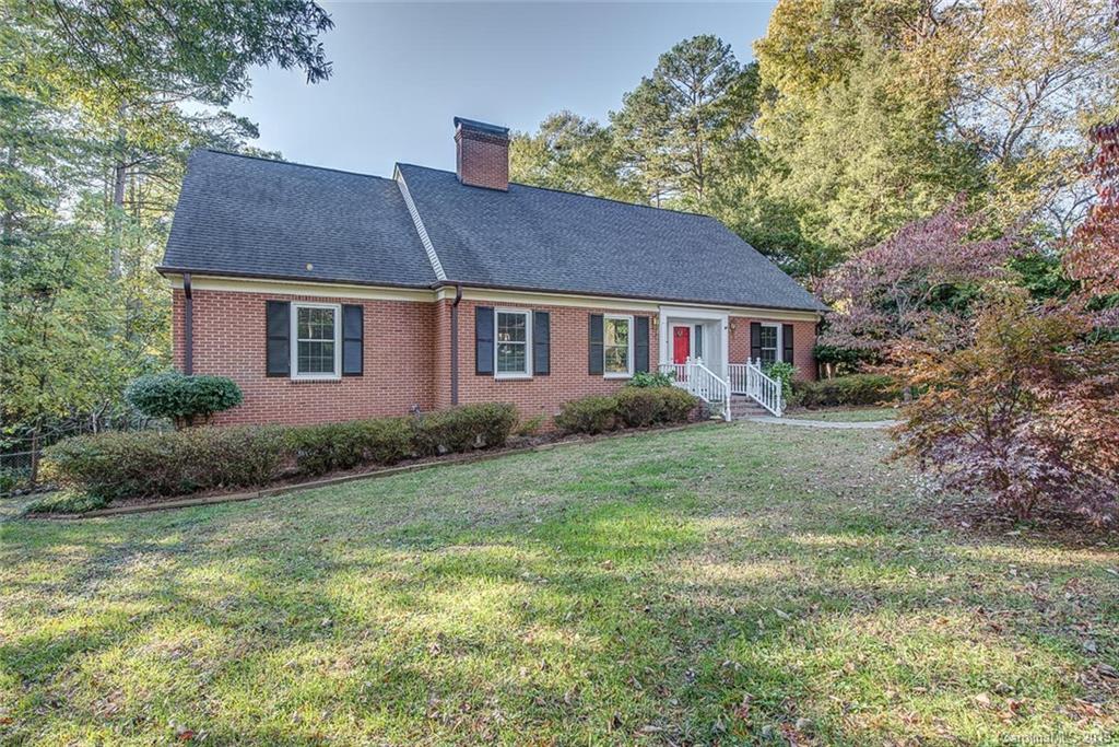 1225 Westbrook Circle