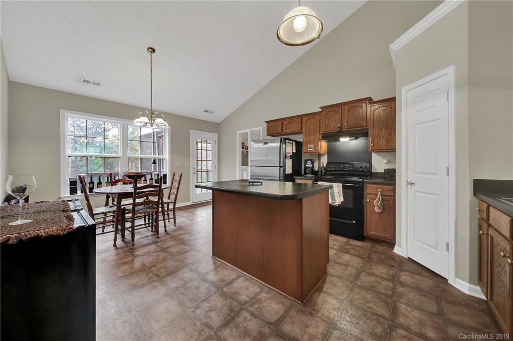 1507 Meadow Glen Lane