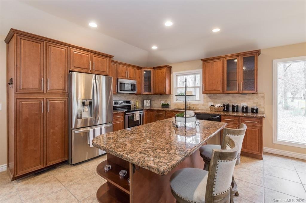 5801 Lindenwood Drive