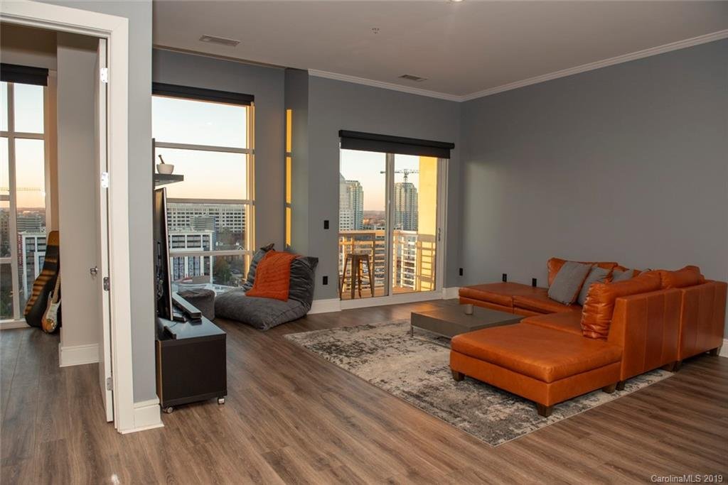 505 E 6th Street 1602