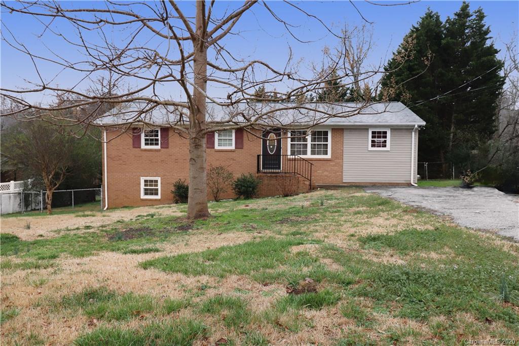 2313 Woodleaf Drive