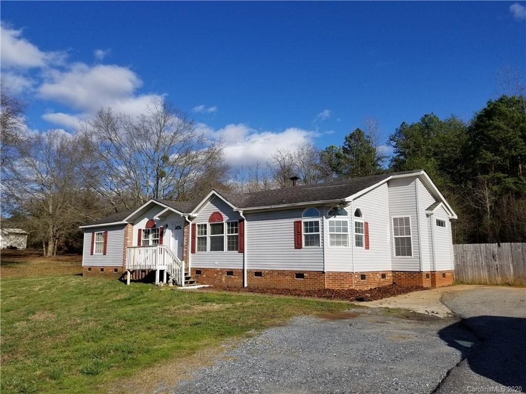 708 Hares Way