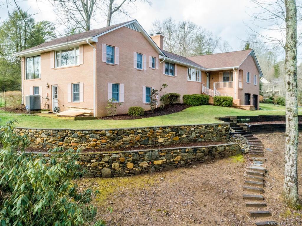 12 W Fairway Drive