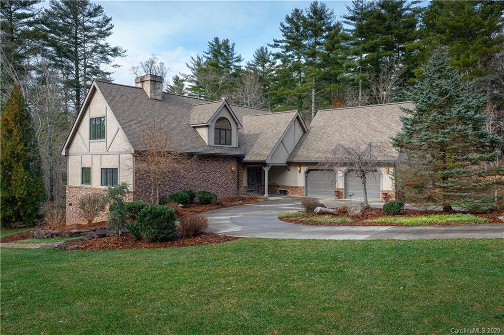 32 Ravenwood Drive