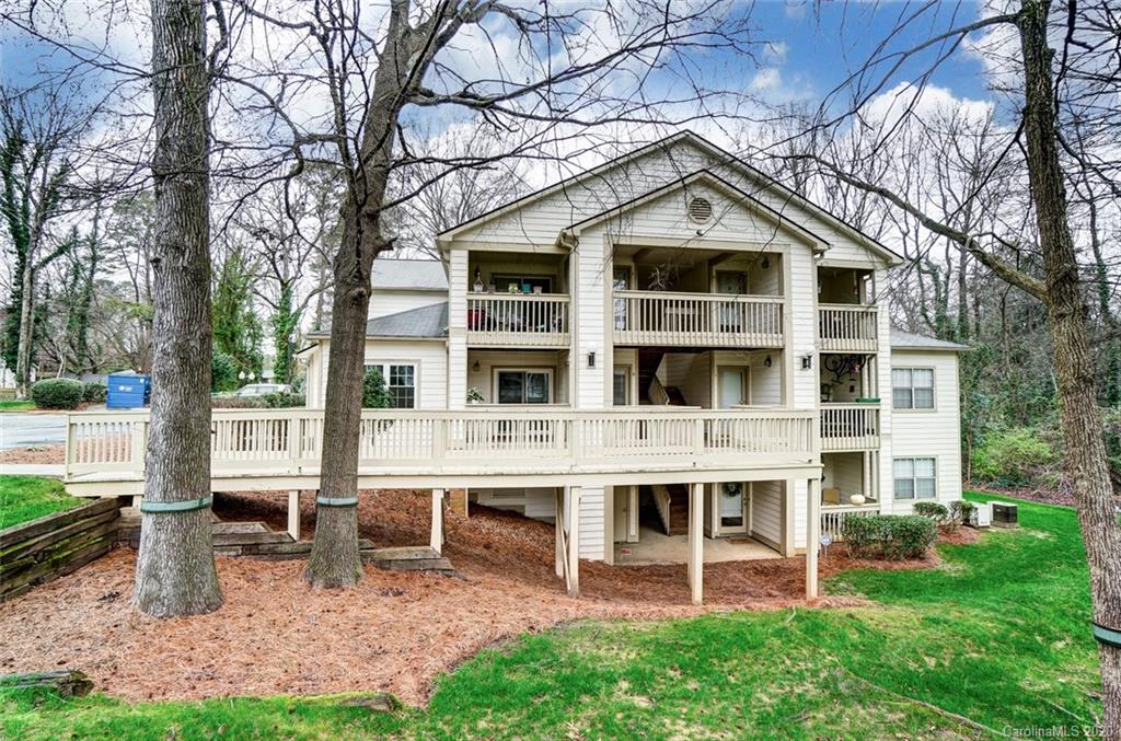 1001 Churchill Downs Court H