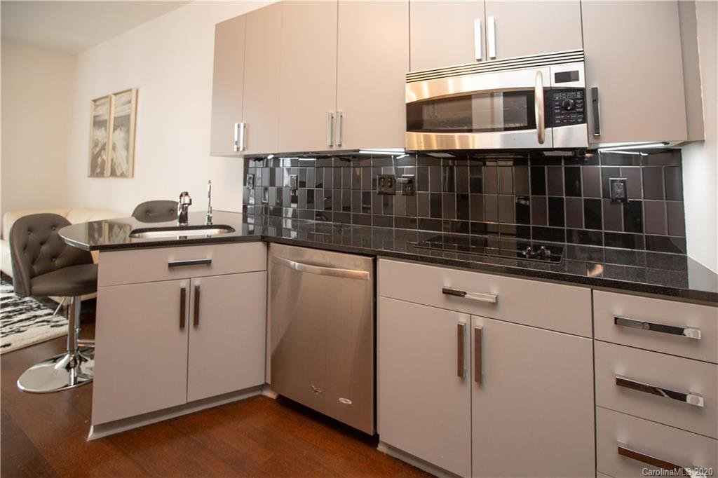 525 E 6th Street 313