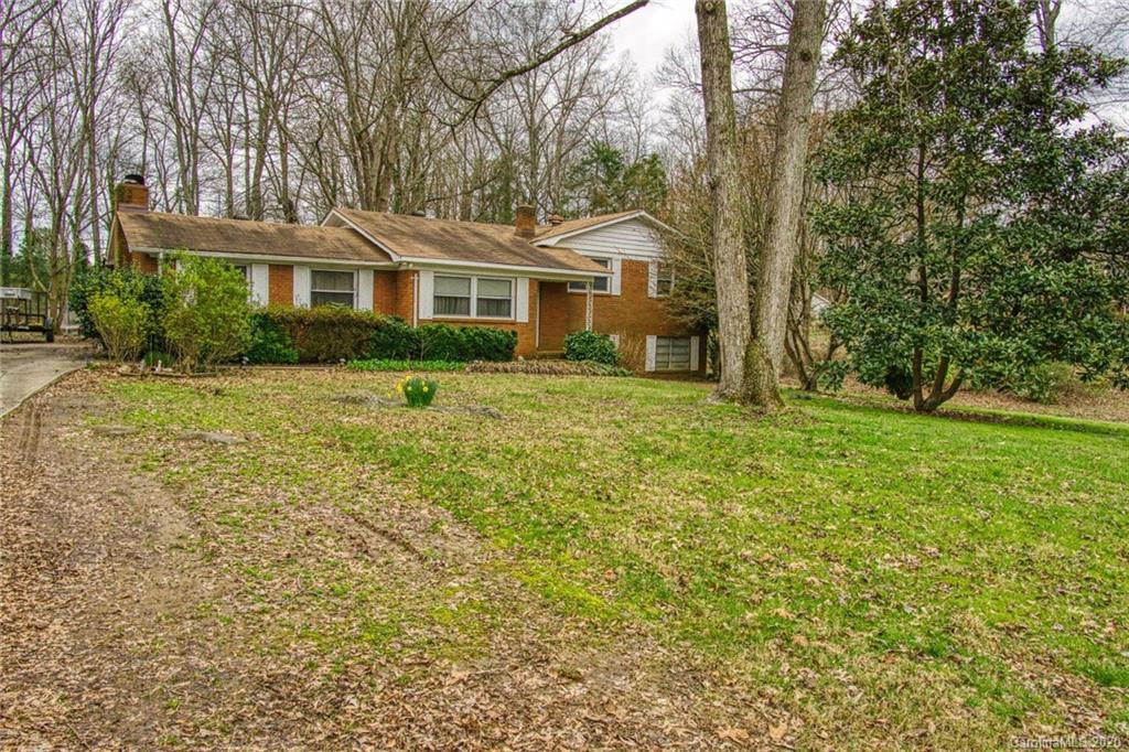 1200 Robinhood Circle