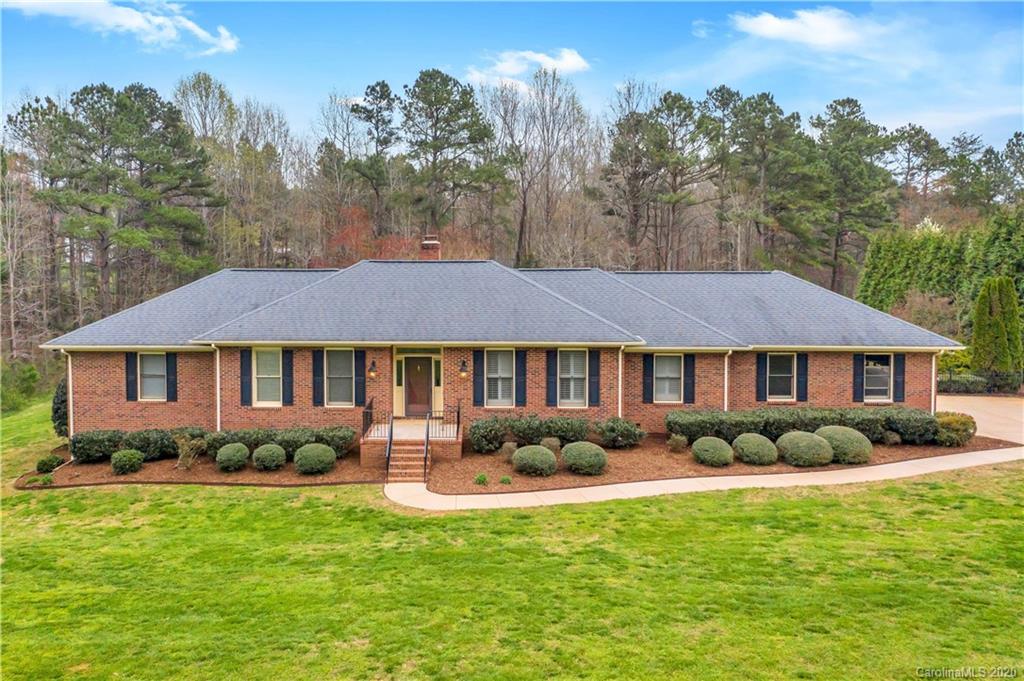 4512 King Crowder Drive