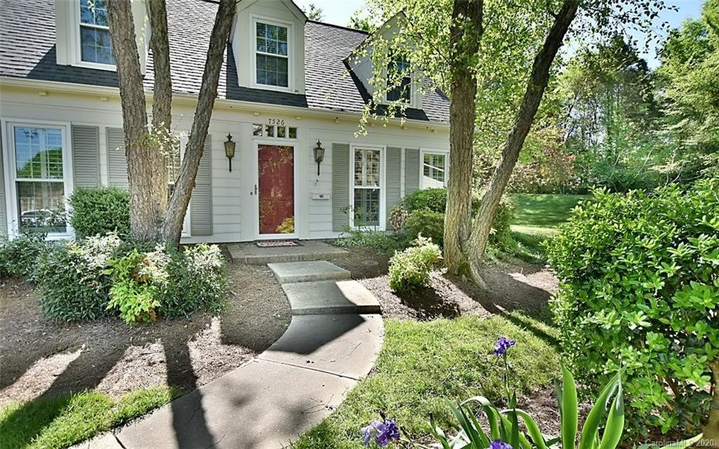 7526 Red Oak Lane