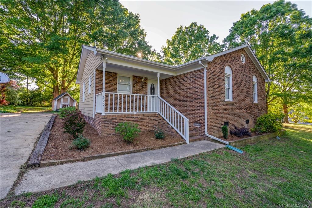 620 Edgehill Drive