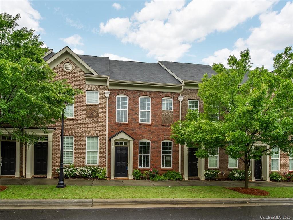 9511 Longstone Lane