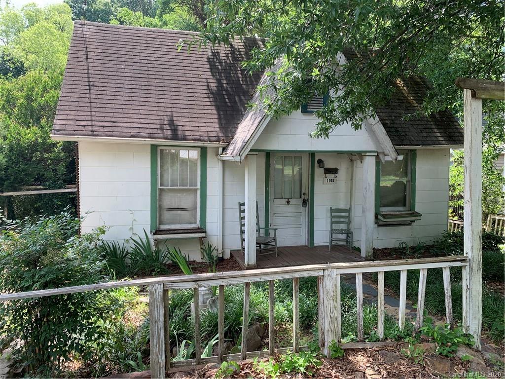 1108 Rosewood Avenue
