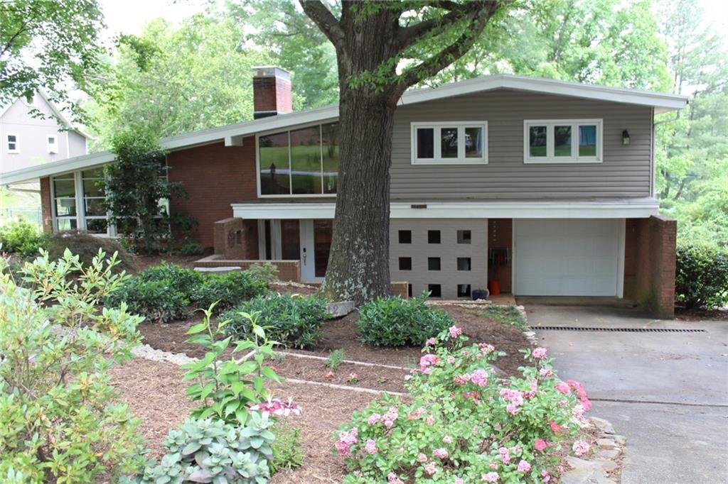 812 Hawthorne Drive