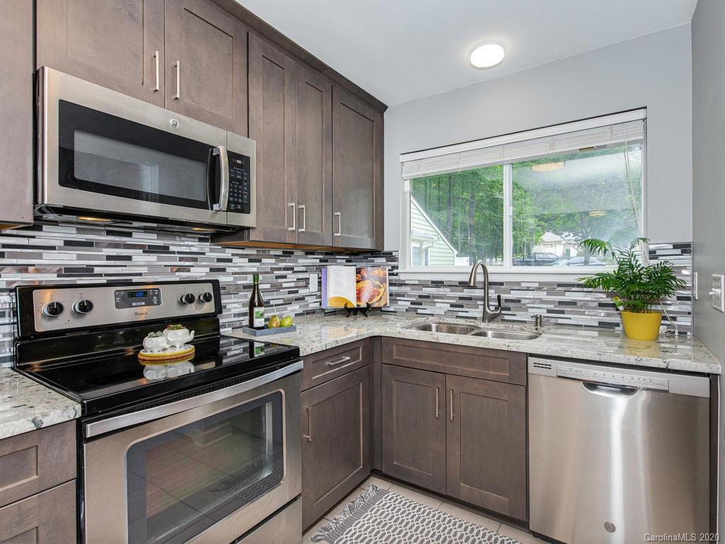 1036 Sardis Cove Drive