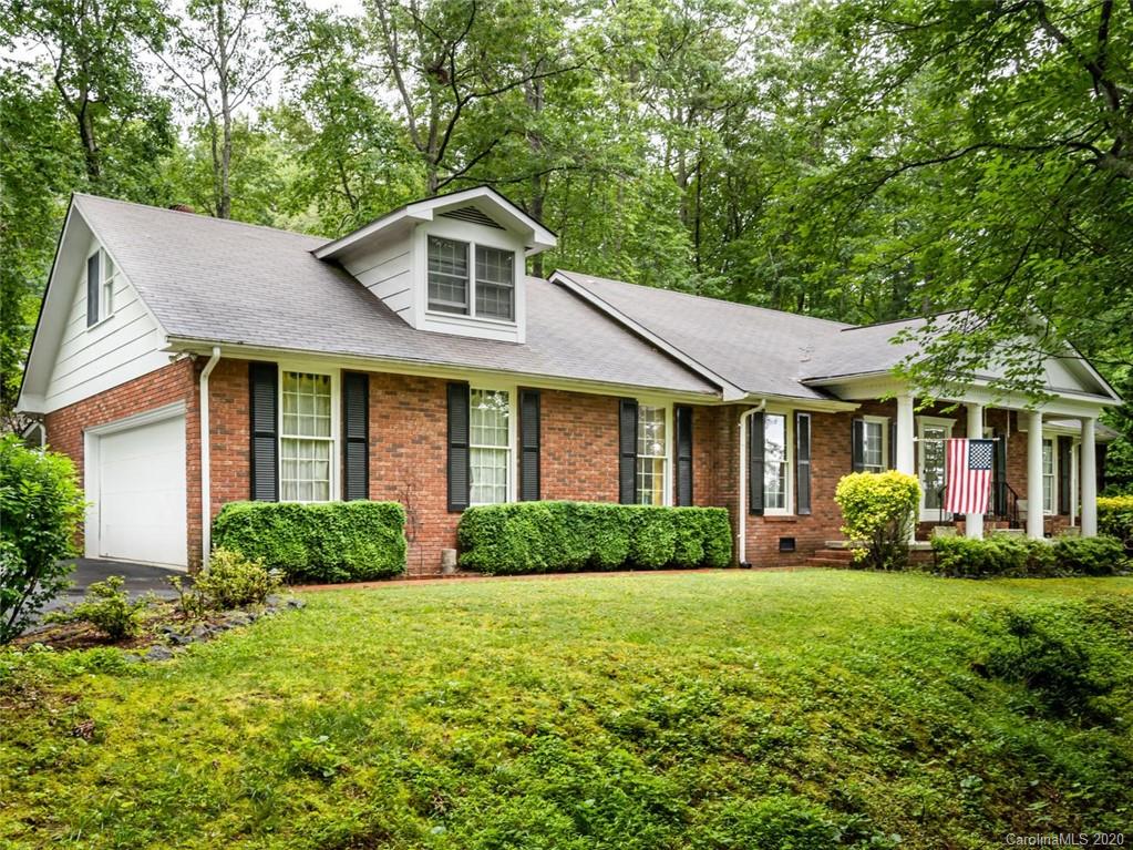 1 Dogwood Glen Circle